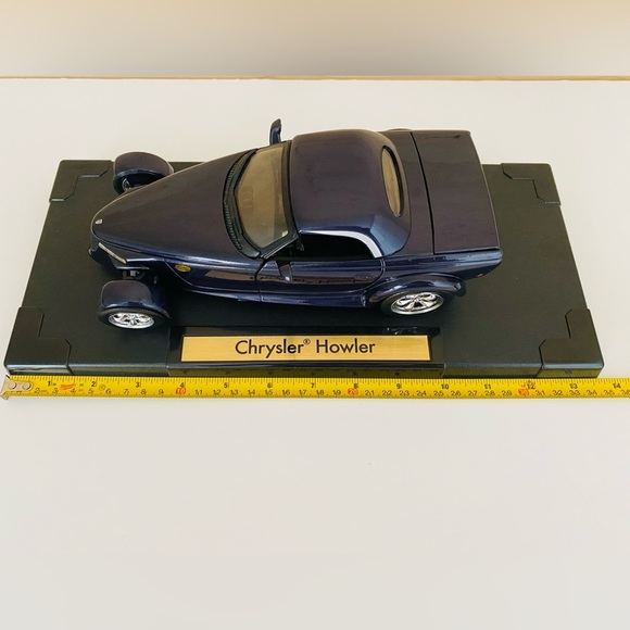 2001 Chrysler Howler Concept Car 1:18 Scale Diecast Motor Max Removable Hardtop - Picture 10 of 11